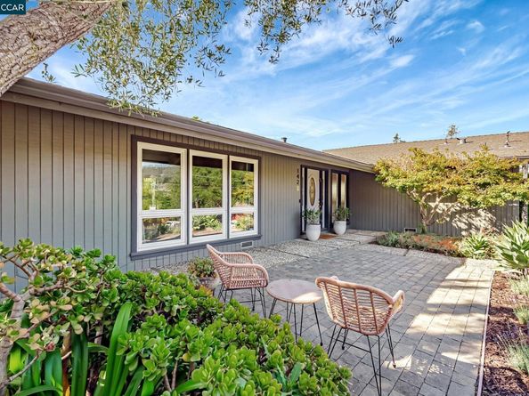 142 Sequoyah View Dr, Oakland CA 94605
