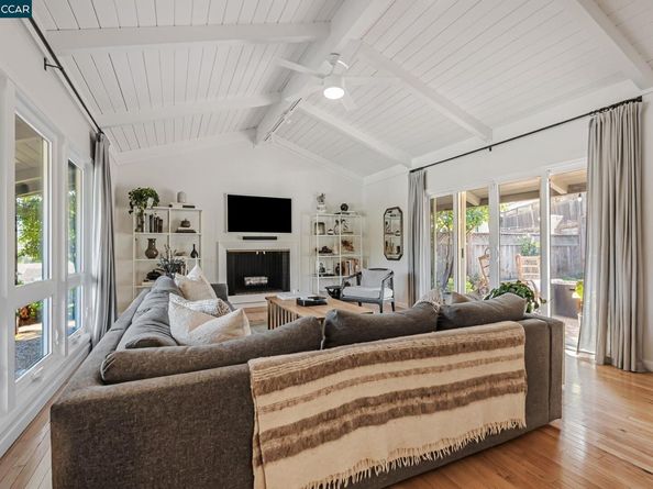 142 Sequoyah View Dr, Oakland CA 94605