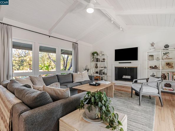 142 Sequoyah View Dr, Oakland CA 94605