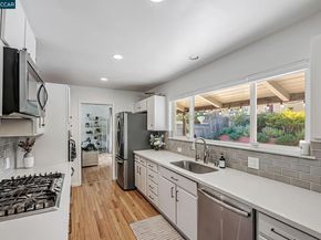 142 Sequoyah View Dr, Oakland CA 94605
