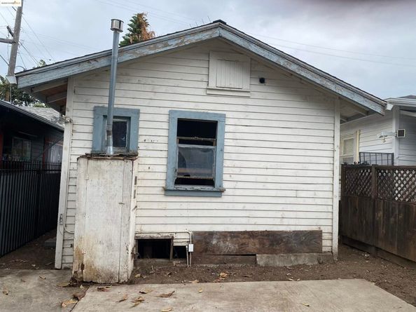 3654 39th Ave, Oakland CA 94619