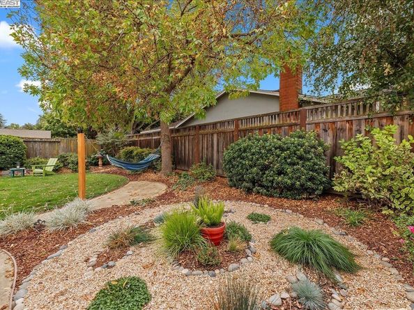 2474 Tanager Dr, Pleasanton CA 94566