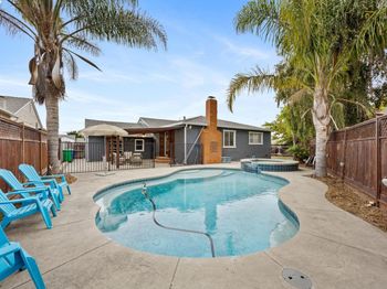 15102 Chapel Ct