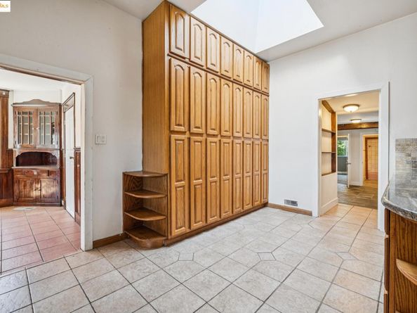 3427 Laguna Ave, Oakland CA 94602