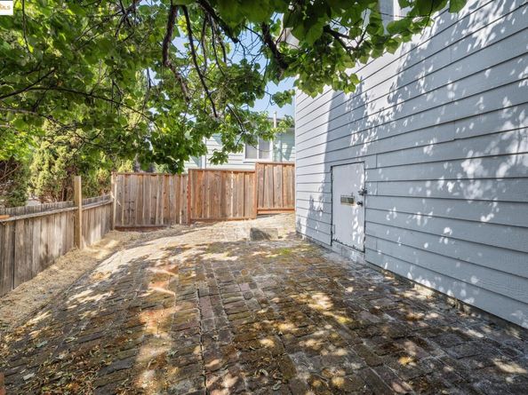 3427 Laguna Ave, Oakland CA 94602