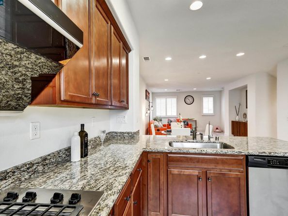 273 Sullivan Way, Hayward CA 94541