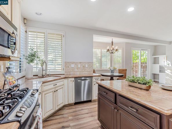 2150 Canyon Lakes Dr, San Ramon CA 94582