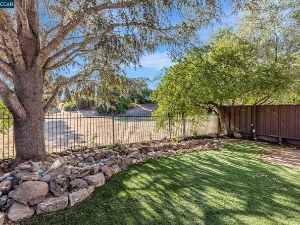 2150 Canyon Lakes Dr, San Ramon CA 94582