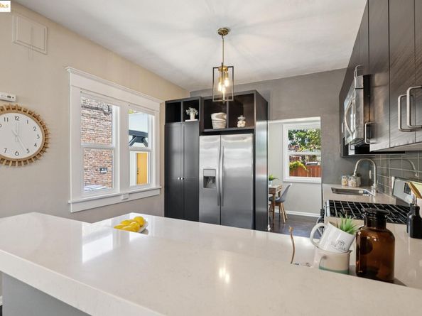 1092 Dwight Way, Berkeley CA 94710