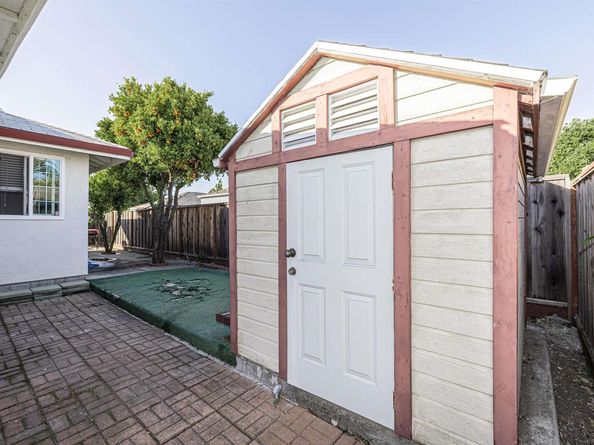 1722 Eveleth Ave, San Leandro CA 94577
