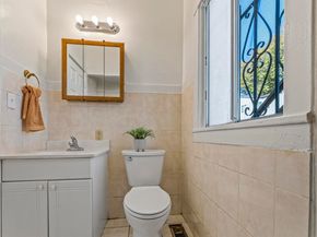 1148 E 15Th St, Oakland CA 94606