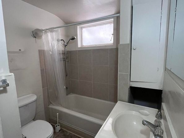 699 33Rd St, Oakland CA 94609