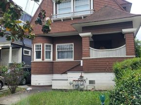 699 33Rd St, Oakland CA 94609
