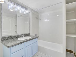 1515 14th AVE 302, Oakland CA 94606