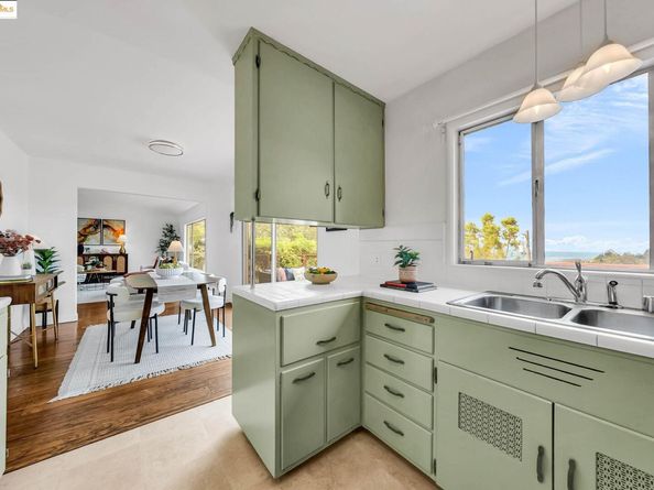 7116 Hemlock, Oakland CA 94611
