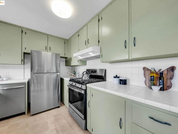 7116 Hemlock, Oakland CA 94611