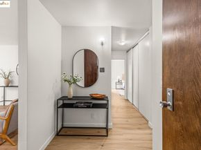 5340 Broadway Ter 102, Oakland CA 94618