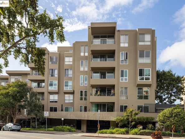 5340 Broadway Ter 102, Oakland CA 94618