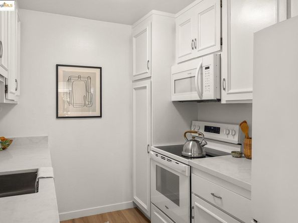 5340 Broadway Ter 102, Oakland CA 94618