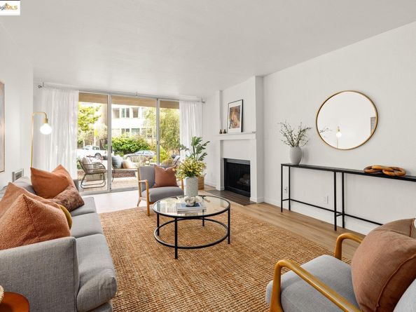5340 Broadway Ter 102, Oakland CA 94618