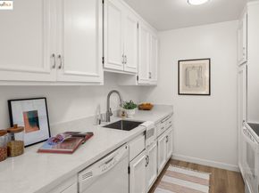 5340 Broadway Ter 102, Oakland CA 94618