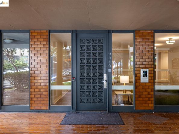 5340 Broadway Ter 102, Oakland CA 94618
