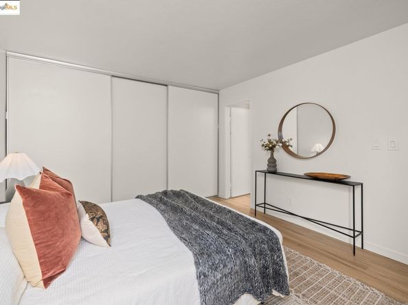 5340 Broadway Ter 102, Oakland CA 94618