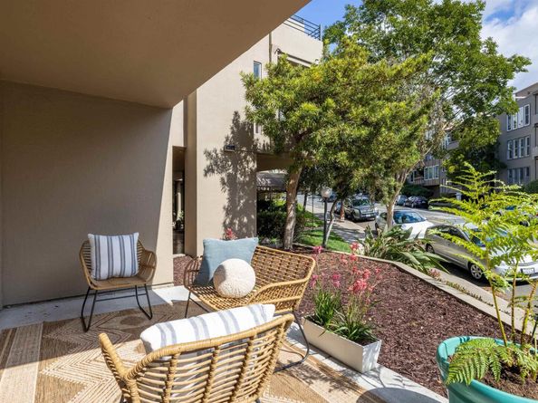 5340 Broadway Ter 102, Oakland CA 94618