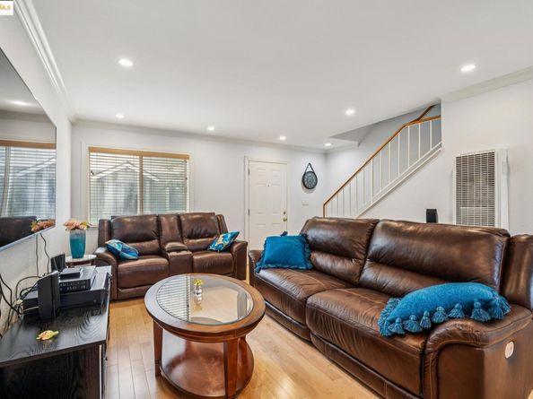 21564 Meekland Ave 1, Hayward CA 94541