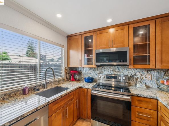 21564 Meekland Ave 1, Hayward CA 94541