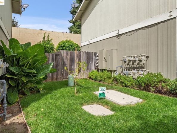 21564 Meekland Ave 1, Hayward CA 94541