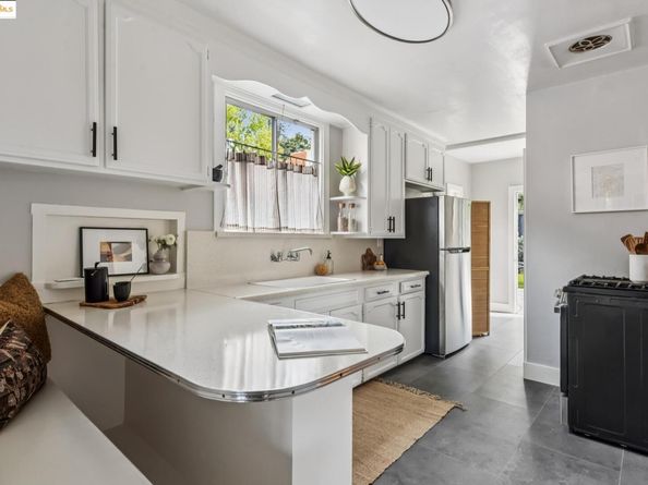 4032 Laurel Ave, Oakland CA 94602