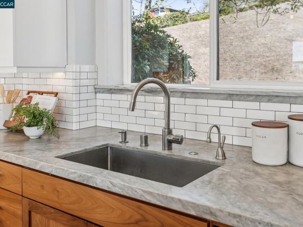 1375 Summit Park Ct, El Cerrito CA 94530