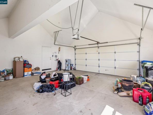 1375 Summit Park Ct, El Cerrito CA 94530