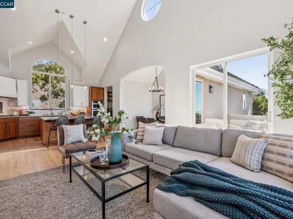 1375 Summit Park Ct, El Cerrito CA 94530