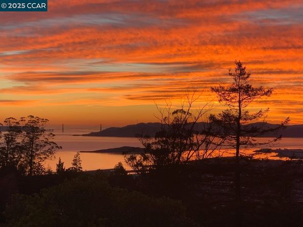 1375 Summit Park Ct, El Cerrito CA 94530