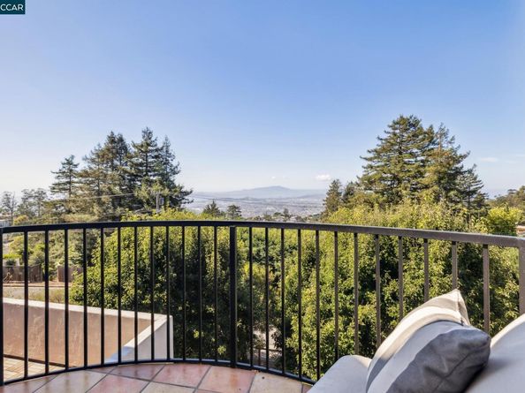 1375 Summit Park Ct, El Cerrito CA 94530