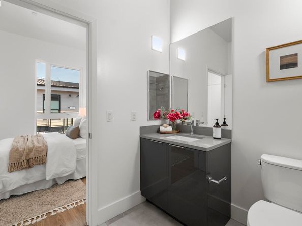 1545 32nd Street 309, Oakland CA 94608