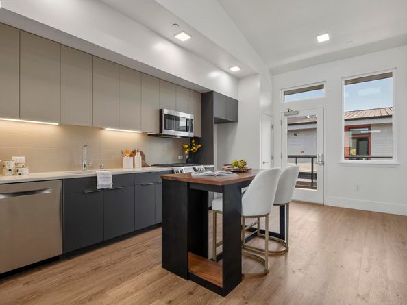1545 32nd Street 309, Oakland CA 94608