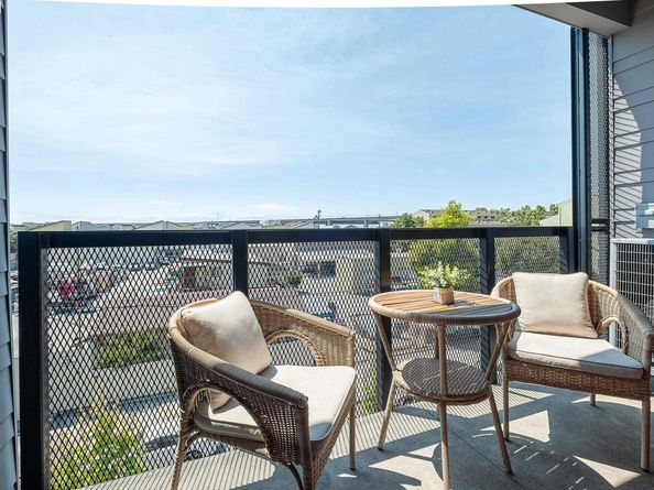 1545 32nd Street 309, Oakland CA 94608