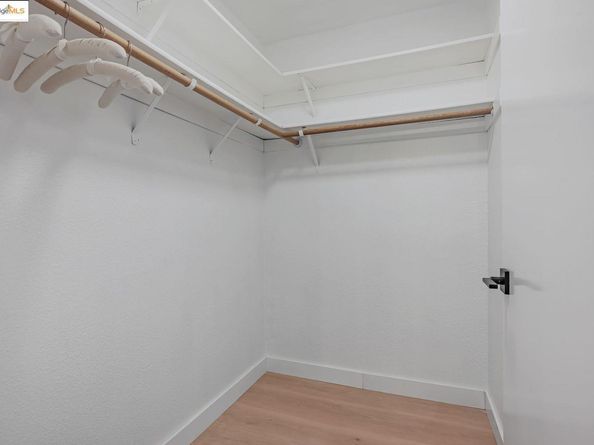 16 Town Sq PL, Oakland CA 94603