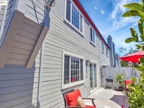 16 Town Sq PL, Oakland CA 94603
