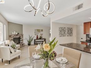 16 Town Sq PL, Oakland CA 94603