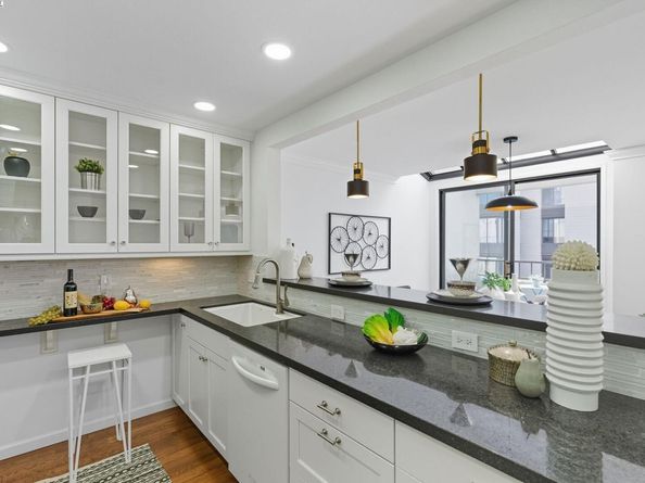 156 Lombard St 28, San Francisco CA 94111