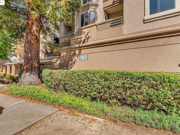 180 Caldecott 314, Oakland CA 94618