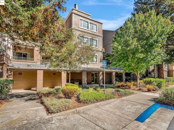 180 Caldecott 314, Oakland CA 94618