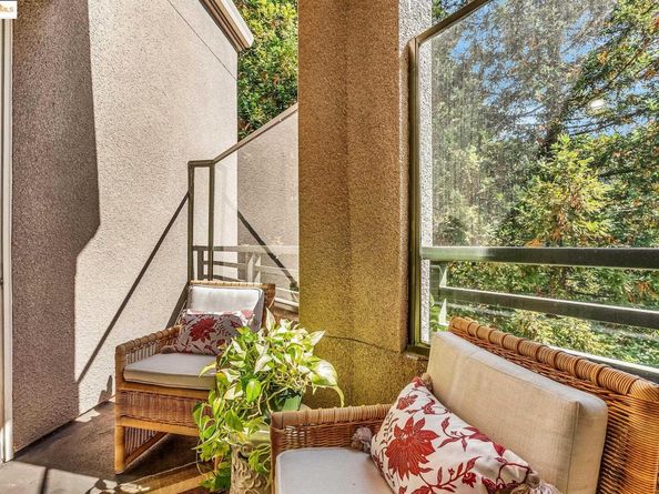 180 Caldecott 314, Oakland CA 94618