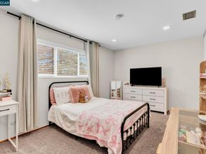 327 Mt Washington Way, Clayton CA 94517