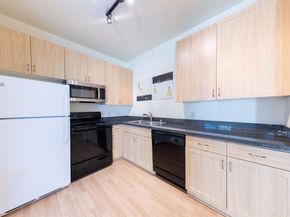 1121 40th St 3202, Emeryville CA 94608