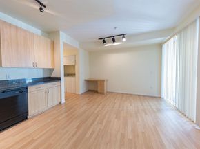 1121 40th St 3202, Emeryville CA 94608